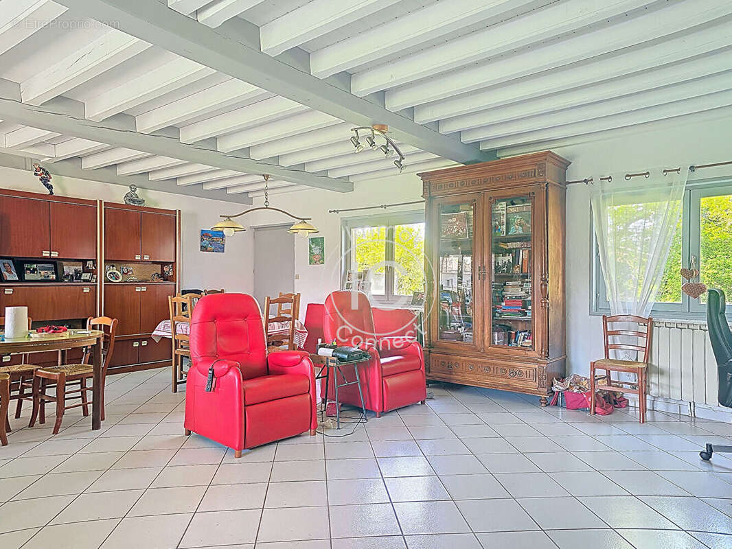 Maison à BOISSET-LES-MONTROND