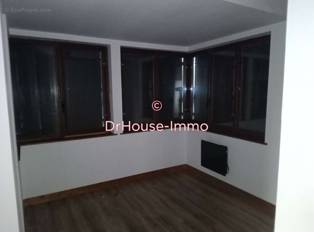 Maison à LA CHAPELLE-SAINT-GERAUD