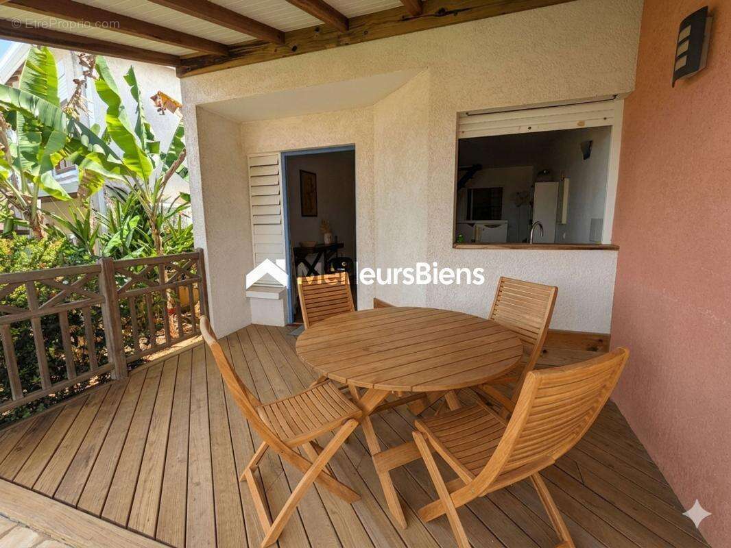Appartement à LE MOULE