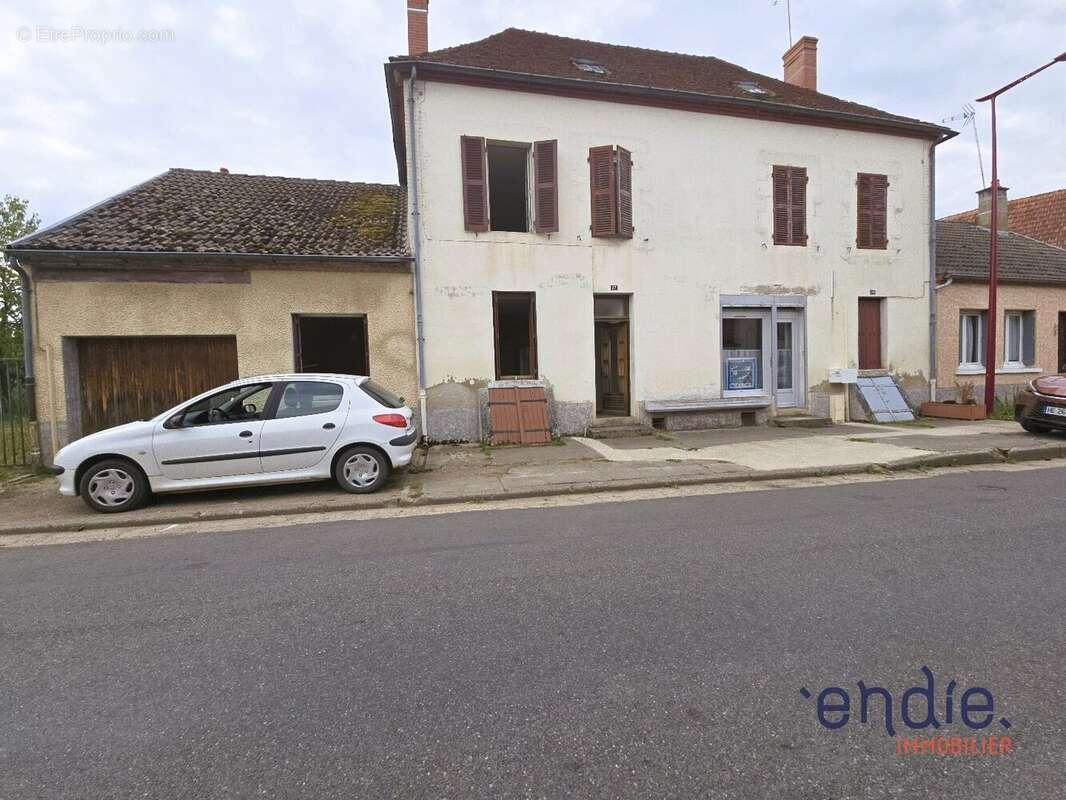 Maison à SAINT-GERAND-DE-VAUX