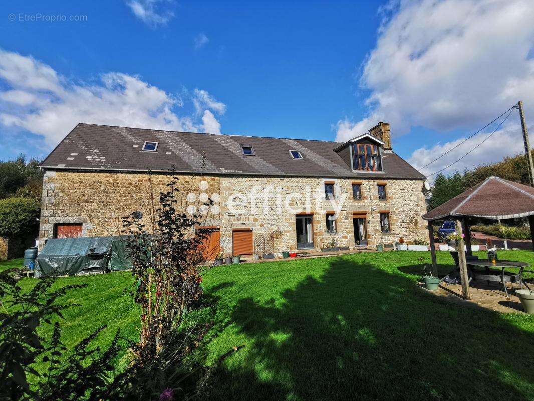 Maison à SAINT-SEVER-CALVADOS