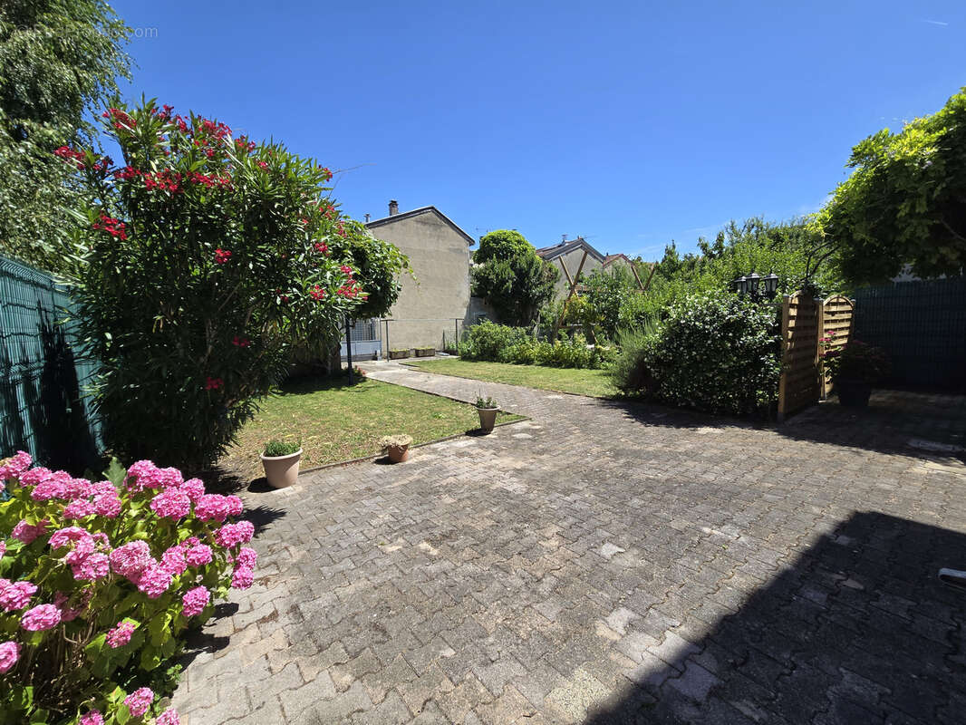 Maison à FONTAINE