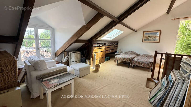 Maison à VILLE-D'AVRAY