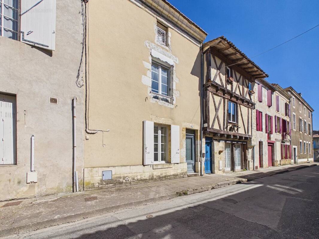 Maison de ville bourgeoise avec vue sur la rivière - photo 2