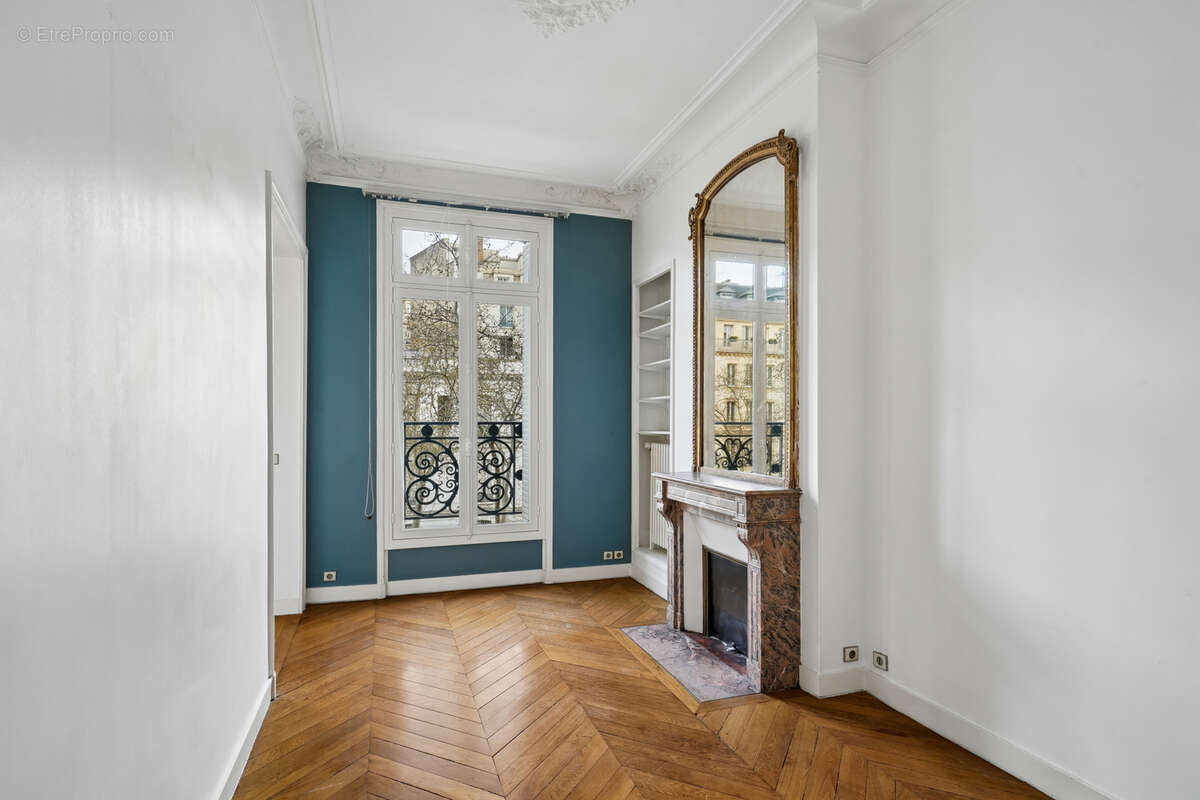 Appartement à PARIS-7E