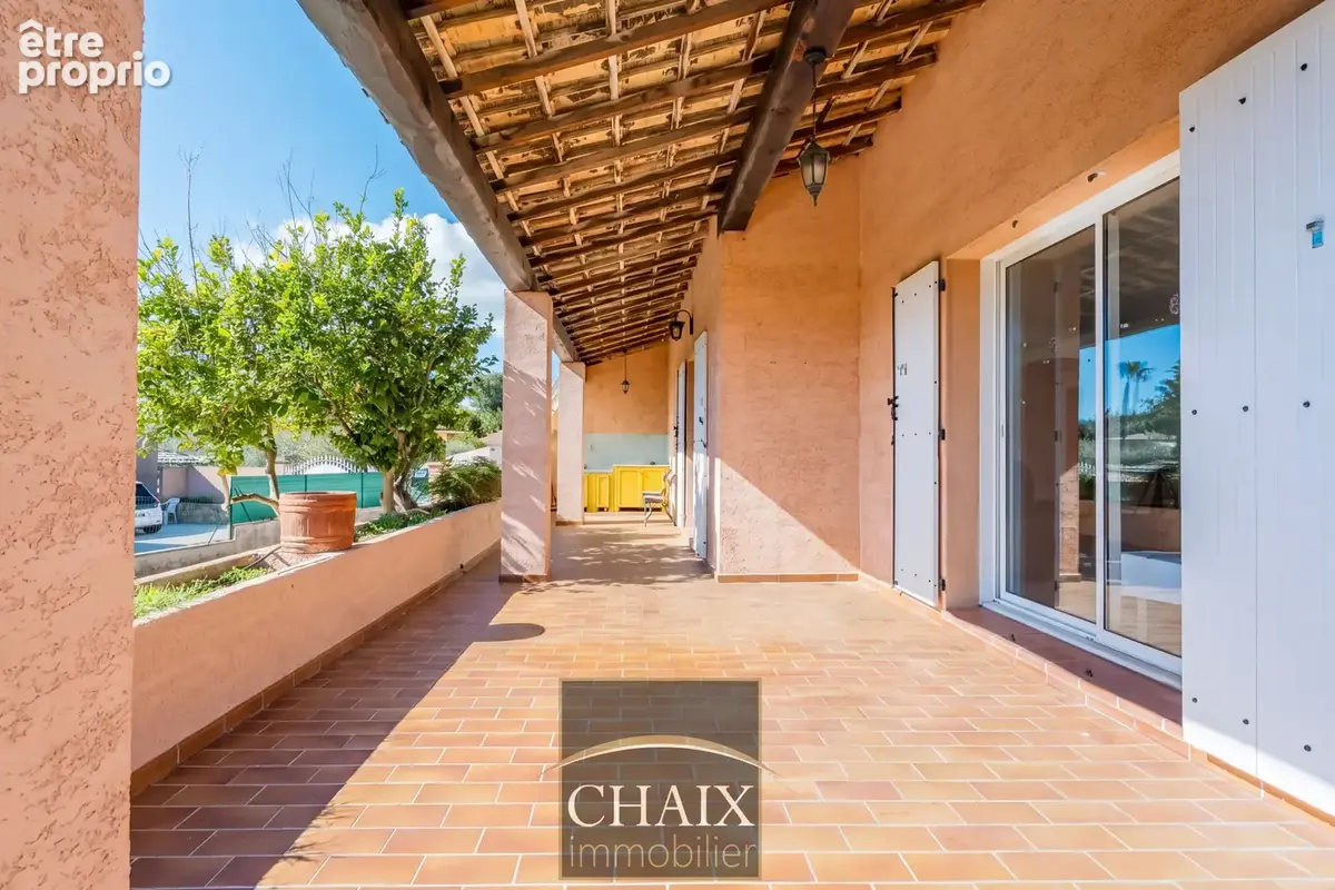 La ciotat   maison de plain-pied avec jardin de 1 000 m2 - photo 9