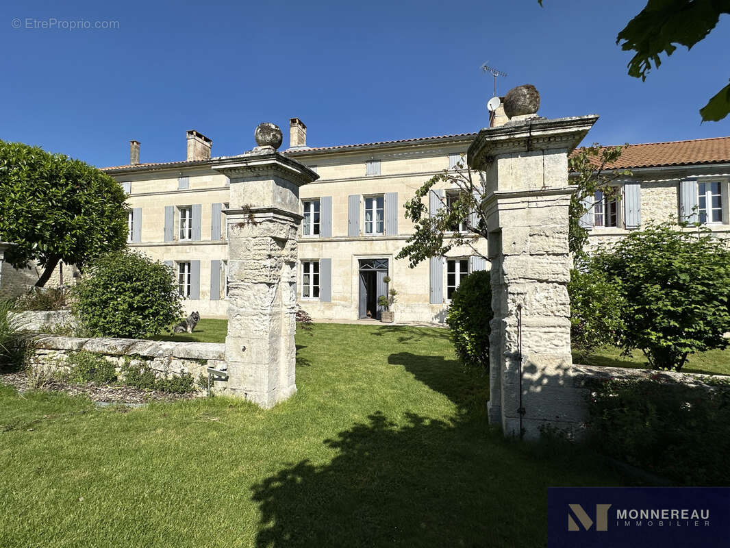 Maison à JURIGNAC