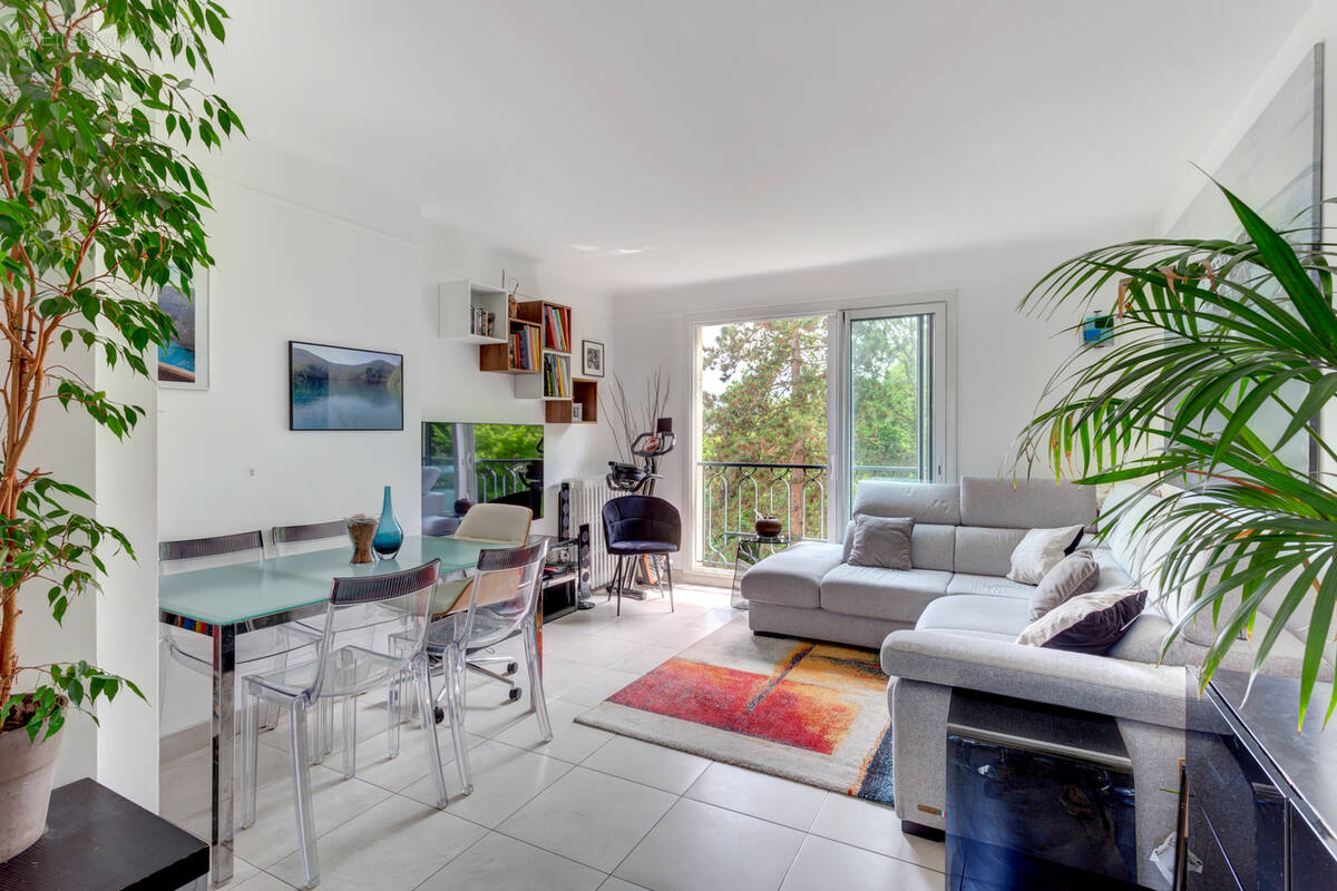 Appartement à VILLE-D'AVRAY