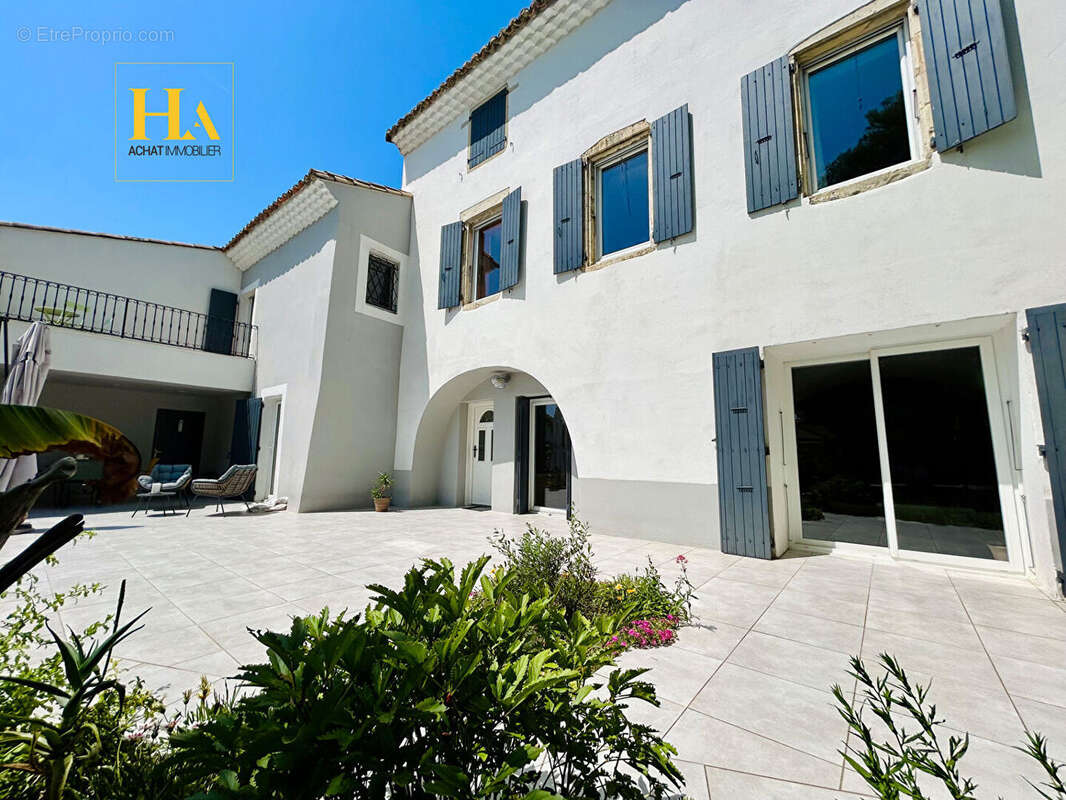 Maison à MONTELIMAR