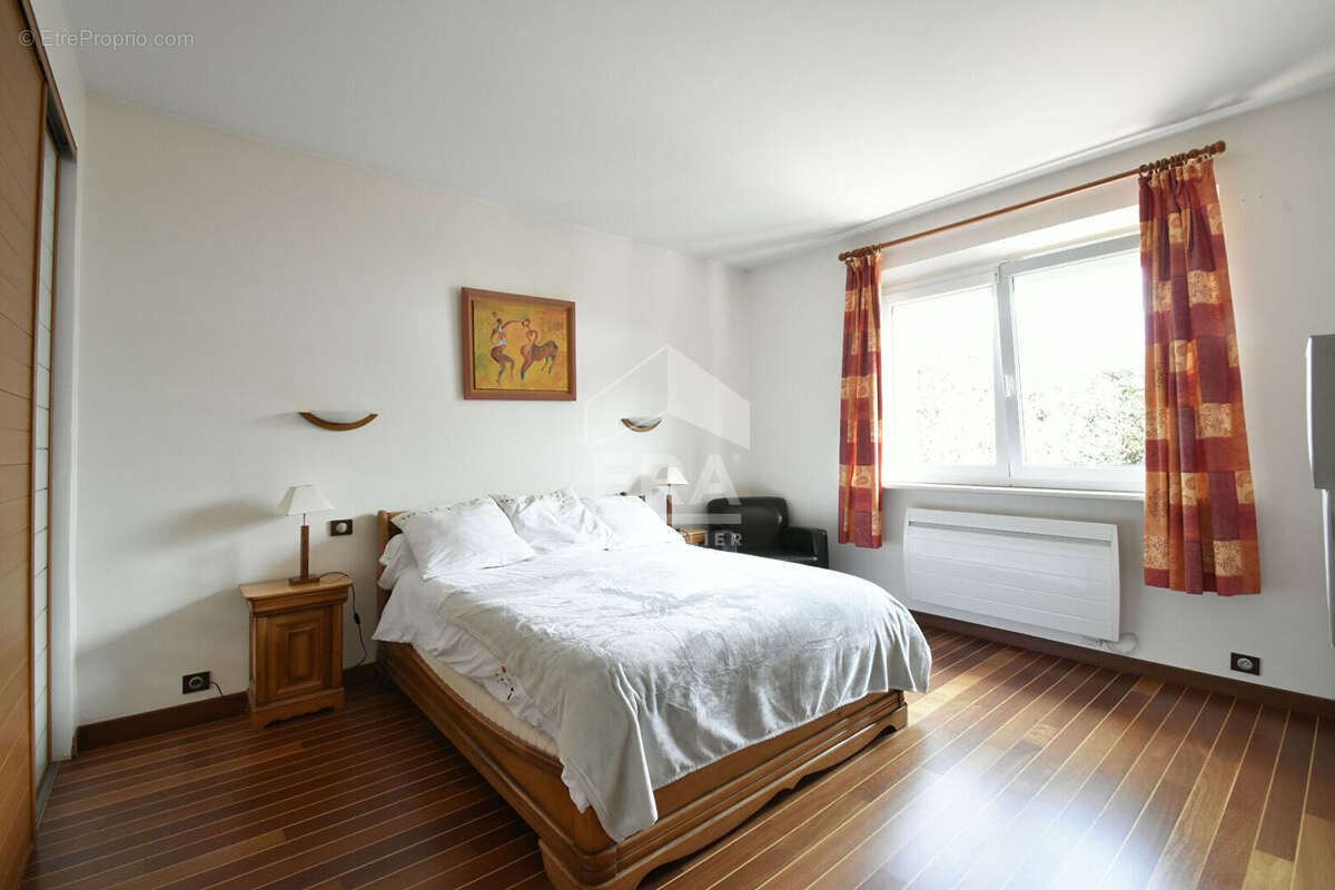 Maison à SAINT-REMY-L'HONORE