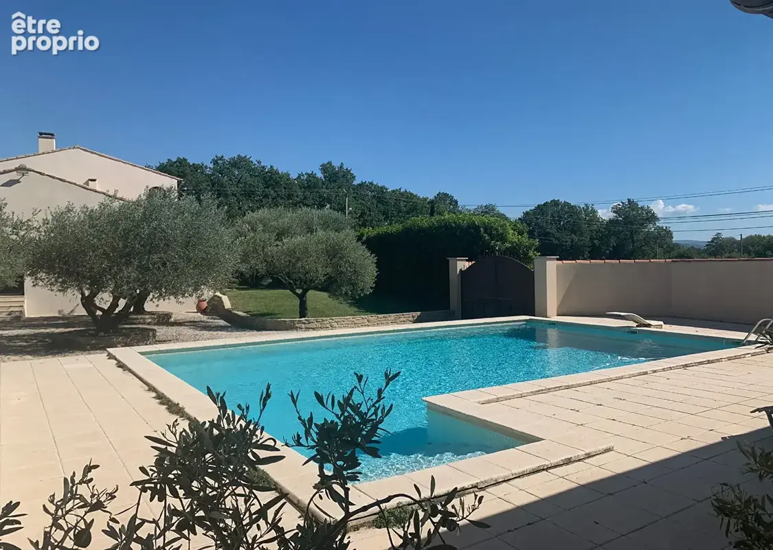 Superbe villa provençale avec piscine et  garage sur grand terrain clos. - photo 10
