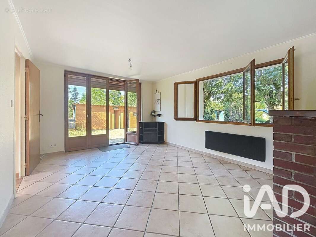 Maison 72 m² à Mailly-La-Ville  - photo 5