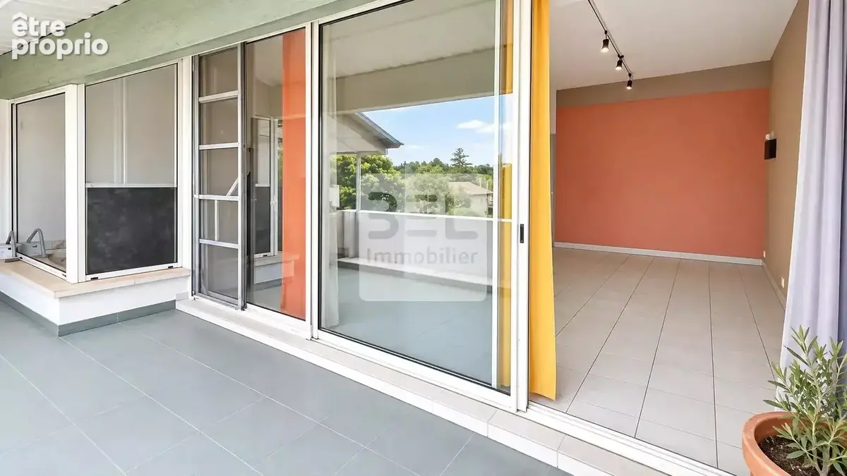 Appartement lumineux avec grande terrasse à Pont-Saint-Esprit - photo 1
