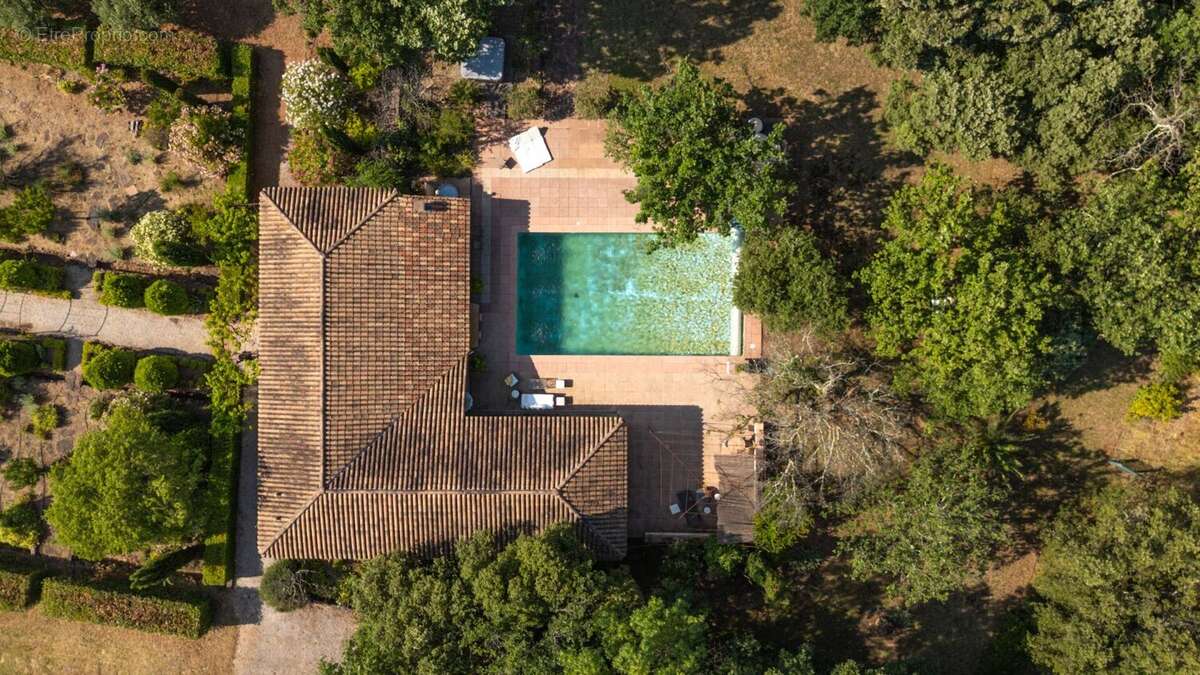 Autre à LE CANNET-DES-MAURES