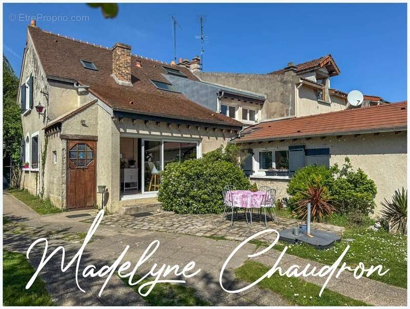 Maison à CERNY