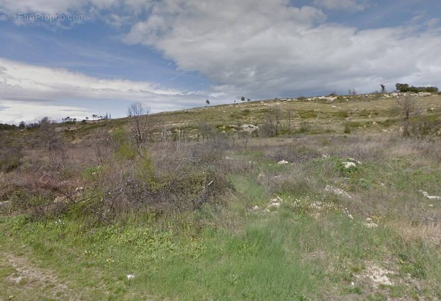 Terrain à GUZARGUES