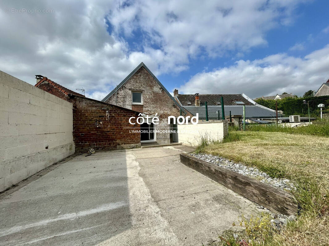 Maison à SAINT-BENIN