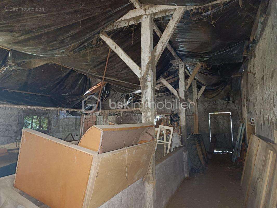 Maison à SAINT-JULIEN-DE-LAMPON