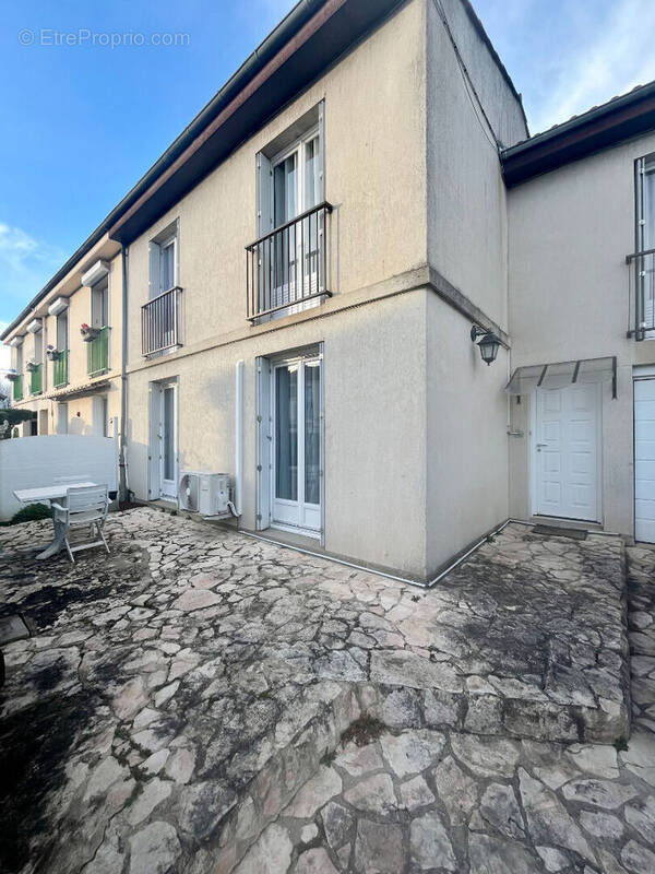 Maison à MONTELIMAR