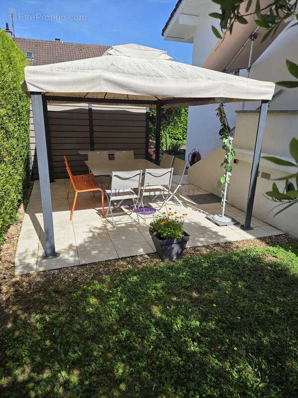Maison à CHENS-SUR-LEMAN