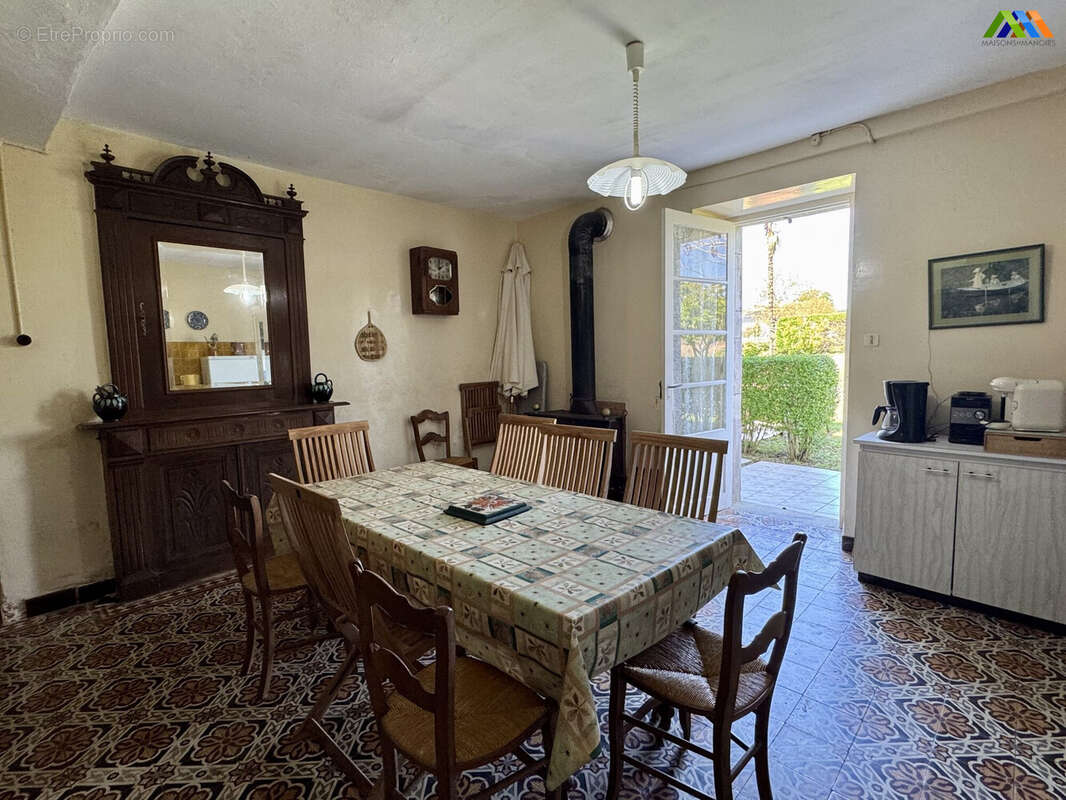 Maison 281 m² à Navarrenx  - photo 8