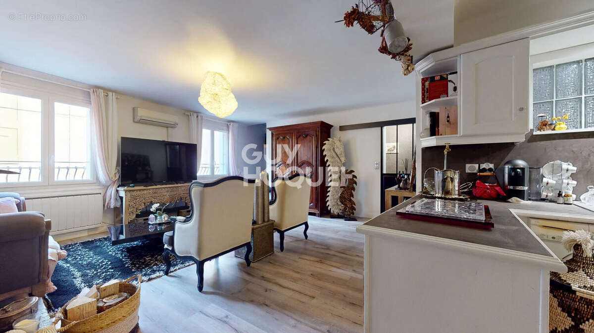 Maison à L'ISLE-SUR-LA-SORGUE