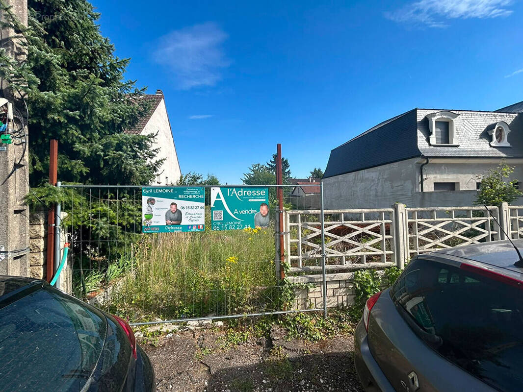 Terrain à TREMBLAY-EN-FRANCE