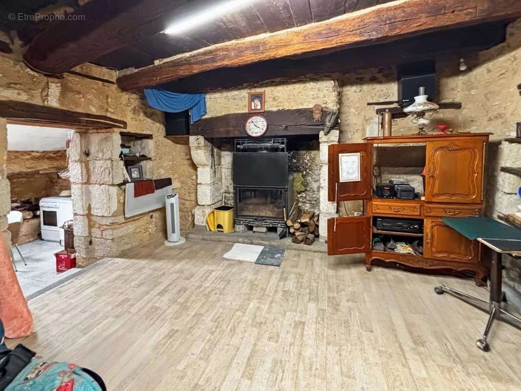Beau potentiel pour cette charmante bâtisse en pierre ! - photo 6