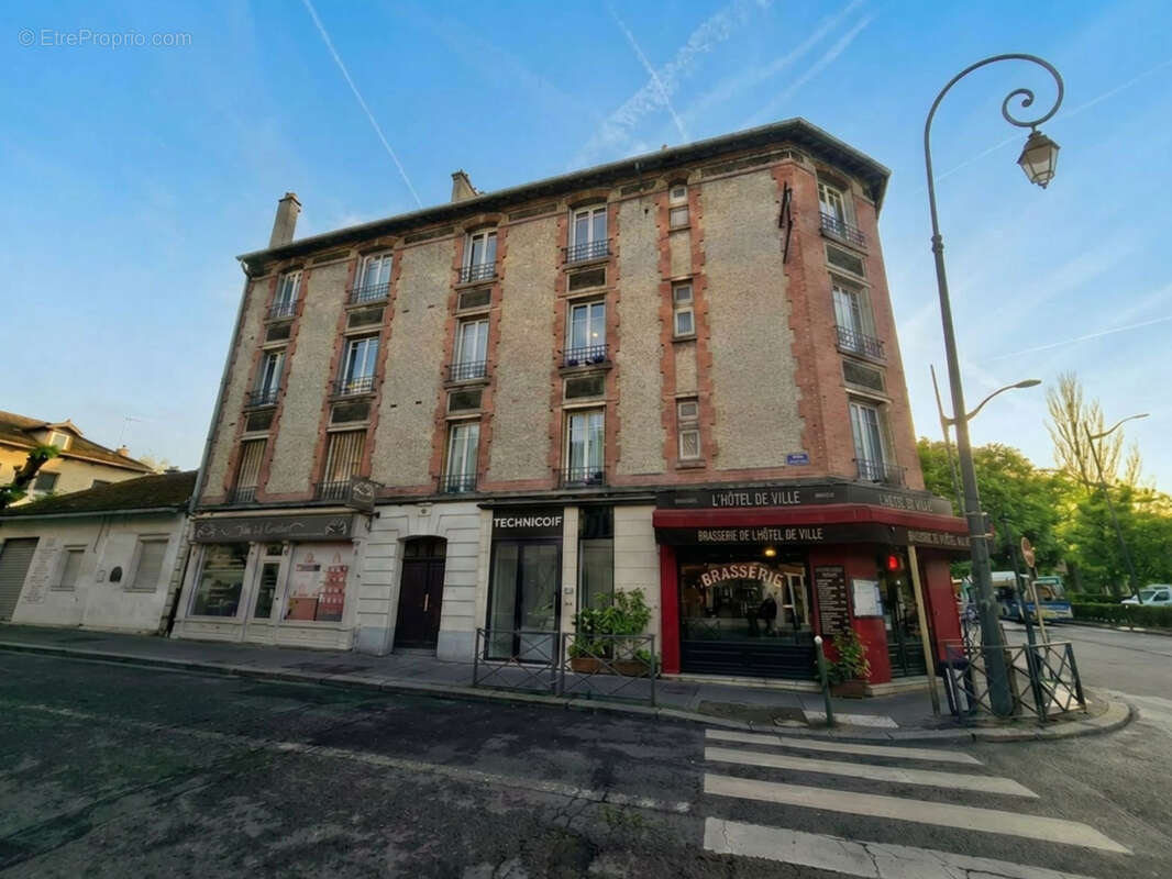 Appartement à LES PAVILLONS-SOUS-BOIS