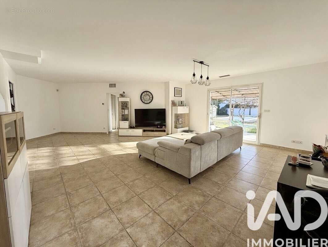 Maison 151 m² à Montfrin  - photo 6
