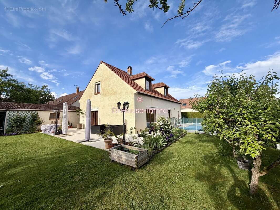 Maison à MONTEVRAIN