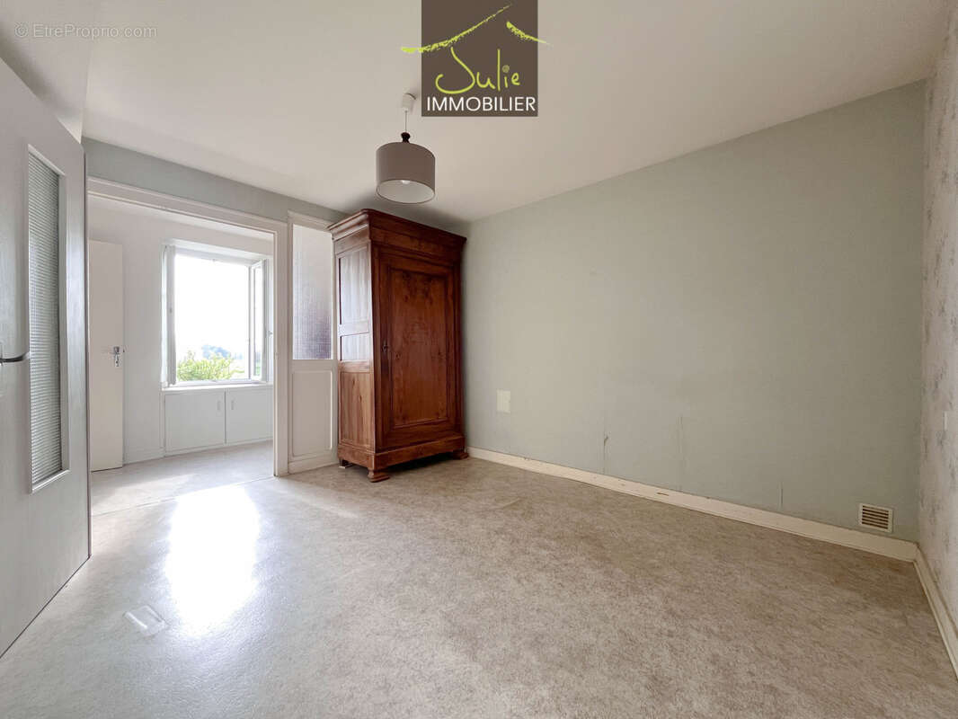 Maison à LA CHAPELLE-SAINT-LAURENT