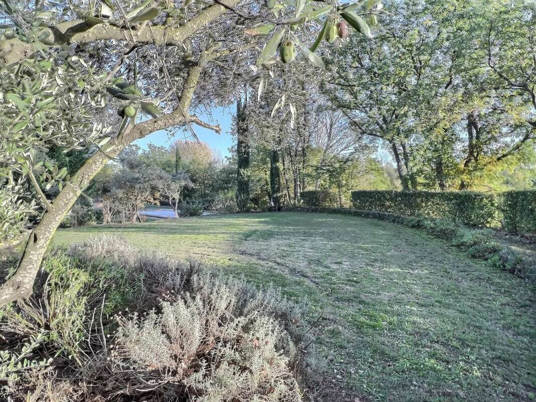 Maison 210 m² à Roussillon  - photo 13