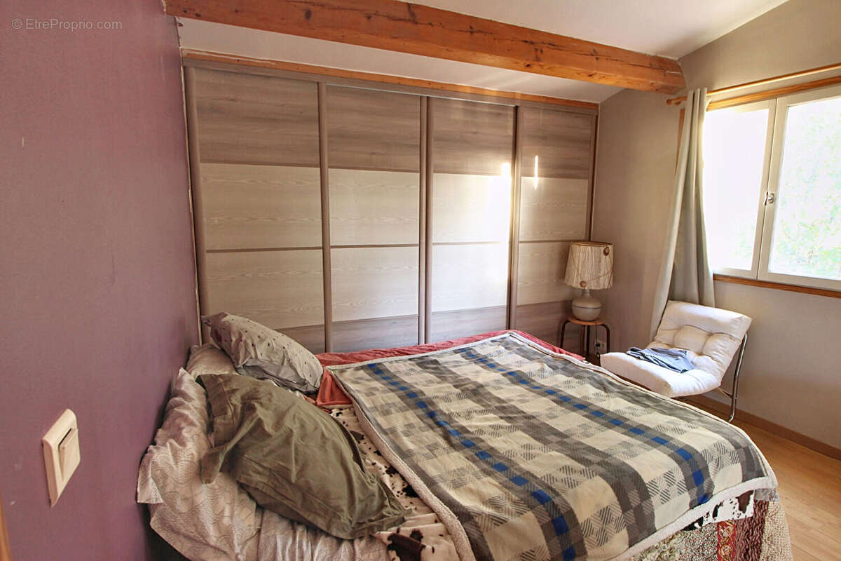 Maison à ENTRECASTEAUX