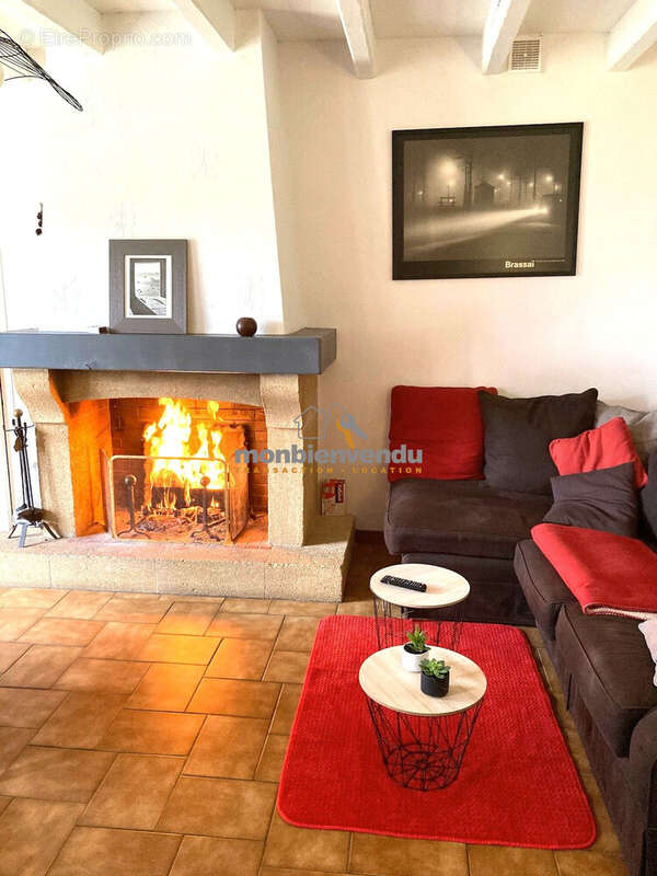 Maison à VIC-SUR-CERE