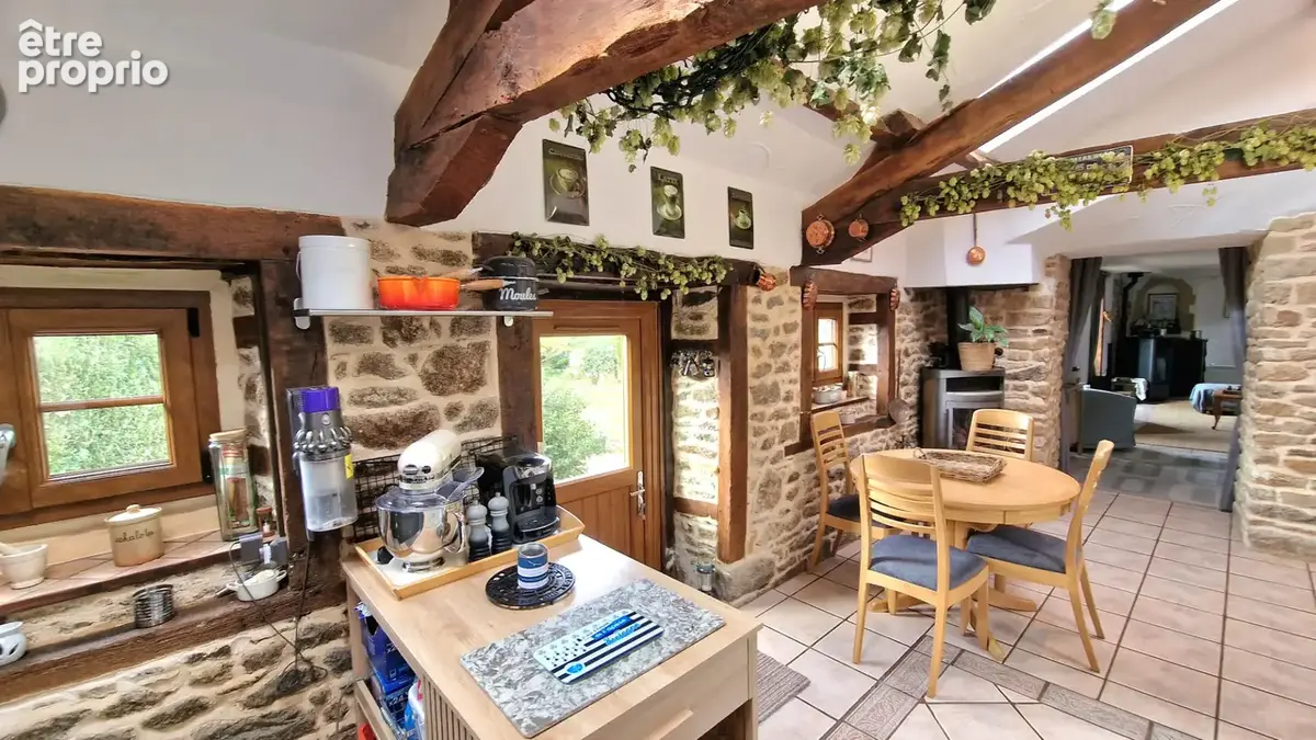 MORBIHAN La Trinite Porhoet  Maison familiale traditionnelle et élégante, 4 chambres, grand jardin, terrasse, stationnement - photo 3