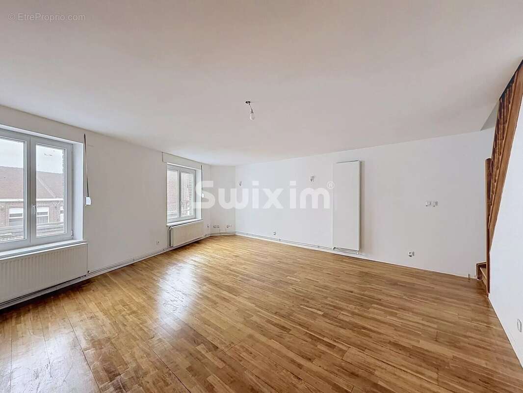 Duplex rénové 2 chambres avec terrasse, jardin et aucune charge de copropriété - photo 2