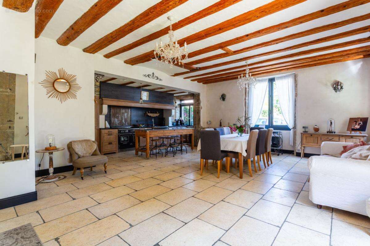 Maison à MILLERY