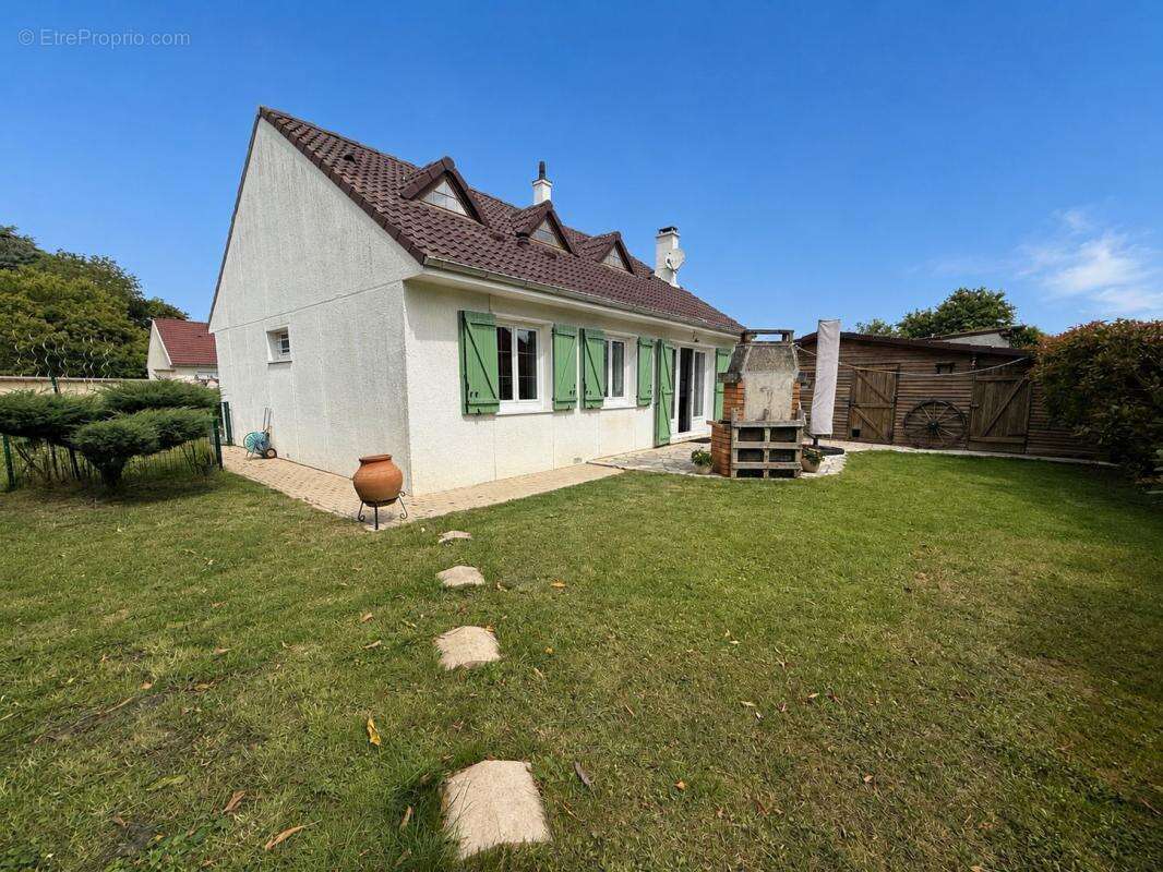 Maison à MOISSY-CRAMAYEL