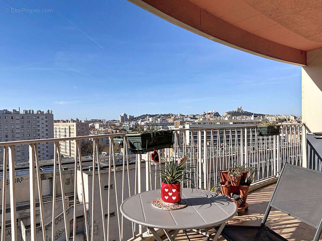 Appartement à MARSEILLE-5E