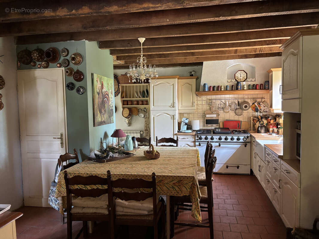 Maison à SAINT-DENIS-DE-JOUHET