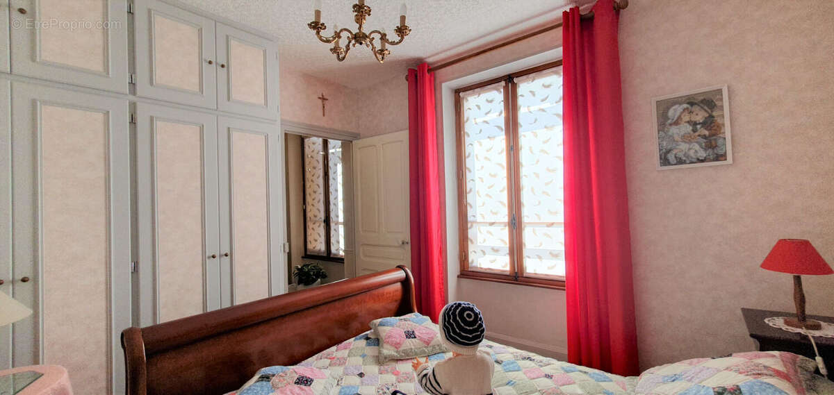 Maison à DONZY