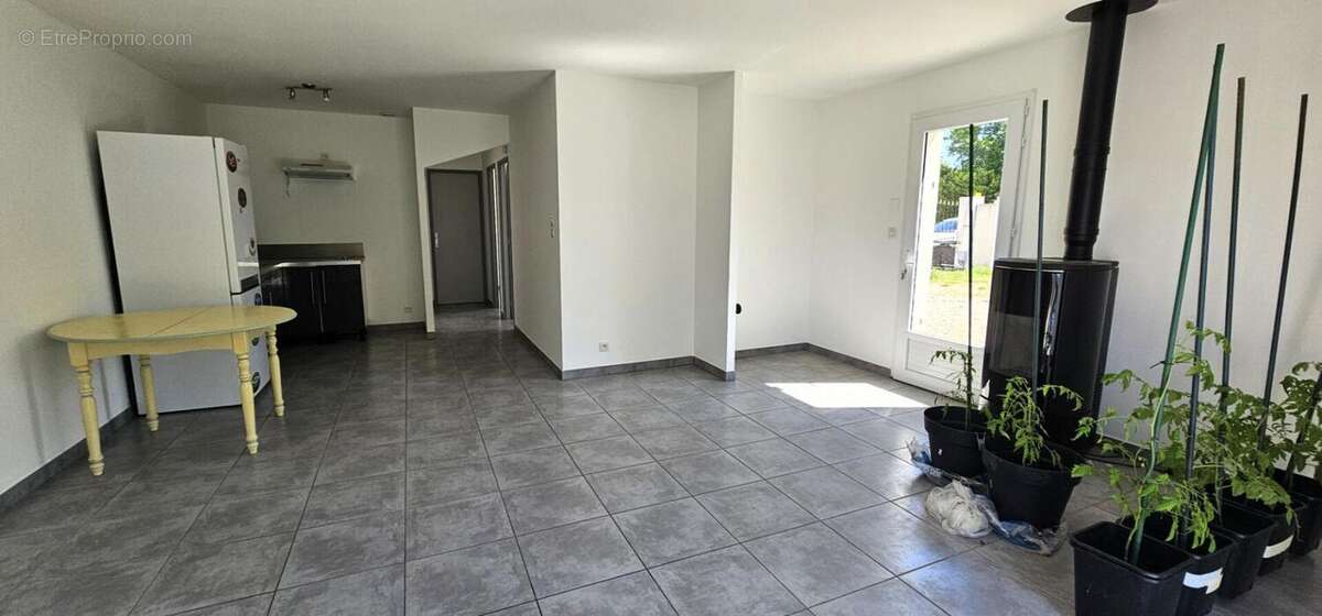 Maison à SAINT-MONTAN