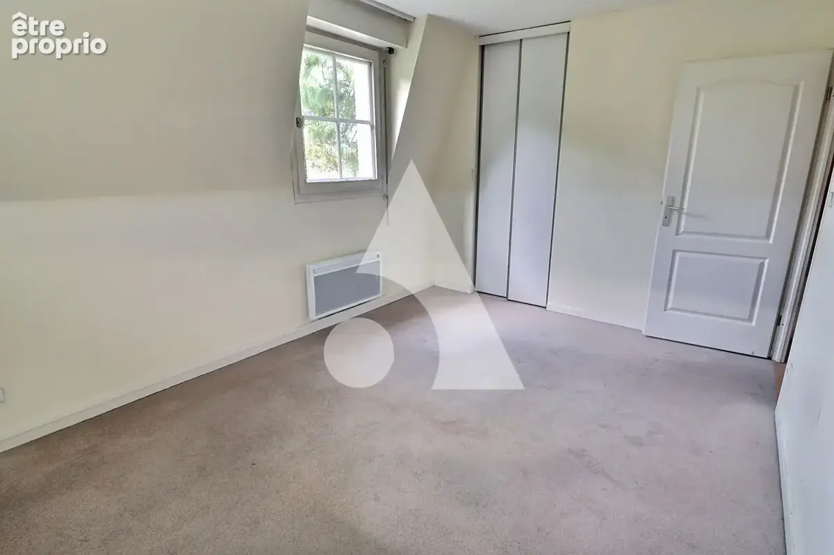 Cergy port - maison de 230 m² avec garage et fort potentiel - photo 11