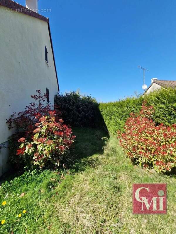 Situé à 5 minutes de Dourdan, dans un cadre paisible et verd - photo 16