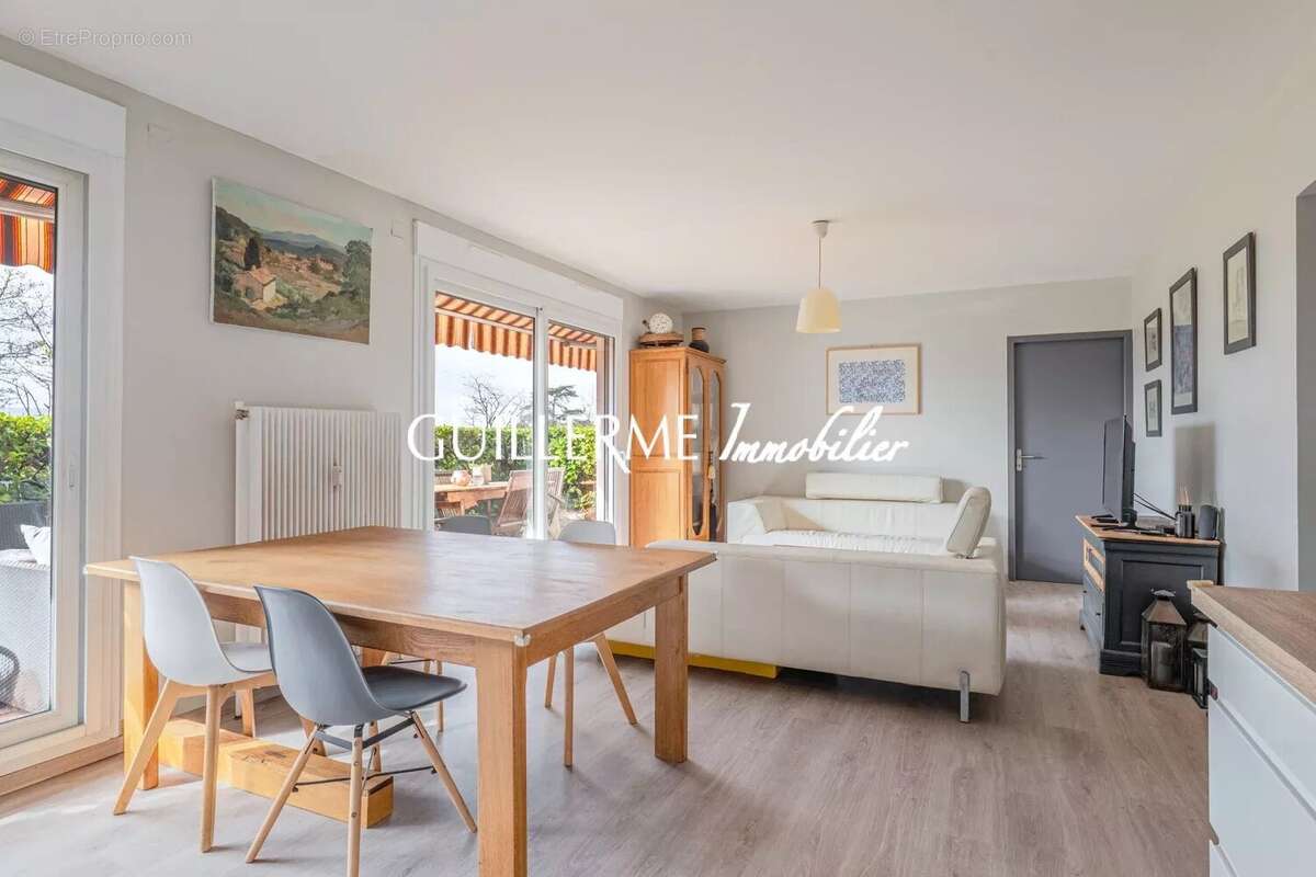 Appartement à TASSIN-LA-DEMI-LUNE