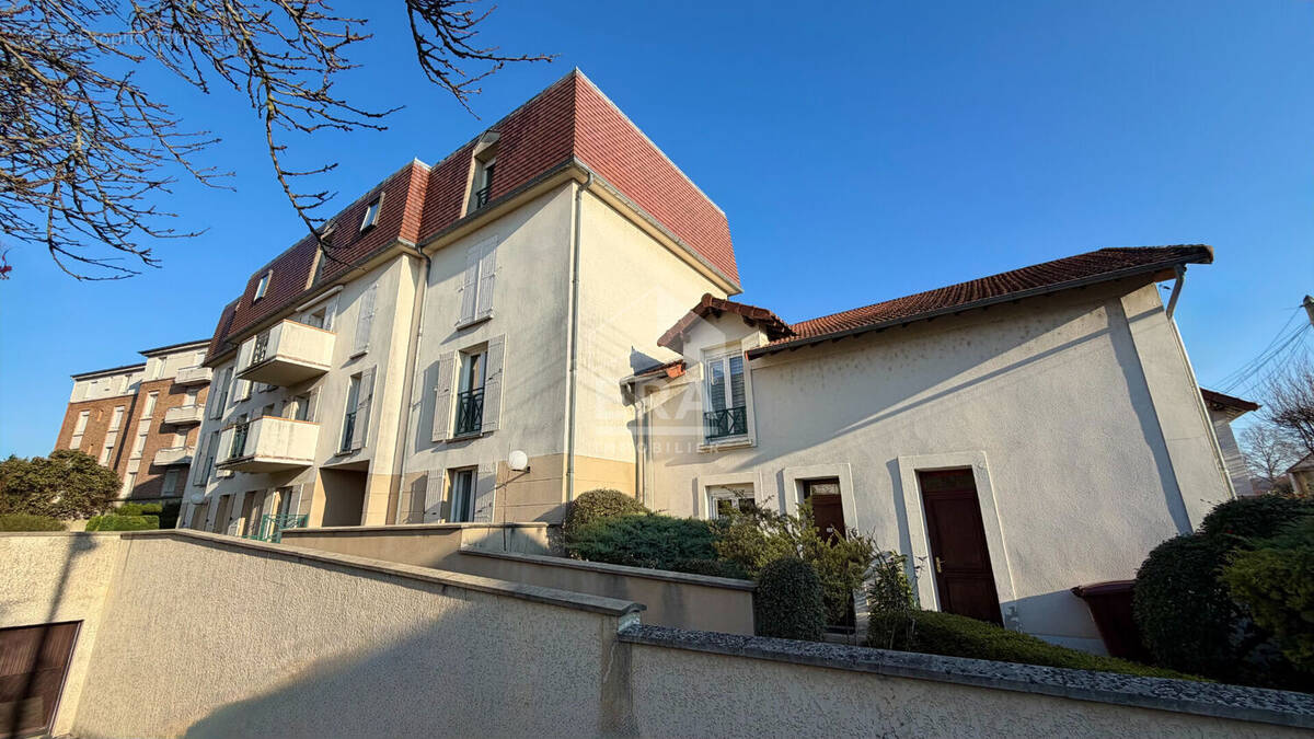 Appartement à CORBEIL-ESSONNES
