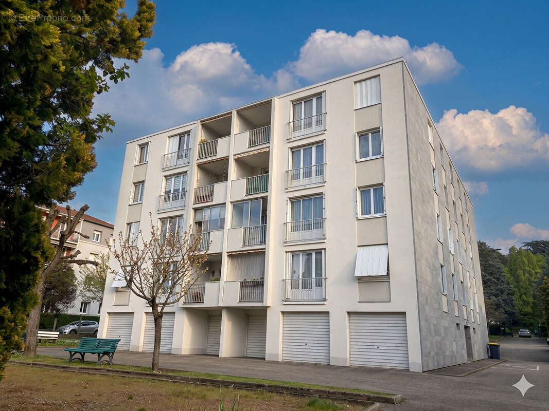 Appartement à TASSIN-LA-DEMI-LUNE