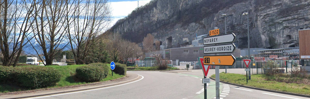 Parking à NOYAREY