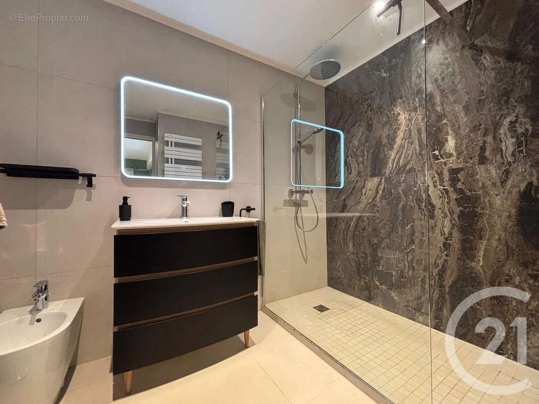 Appartement à LE CANNET